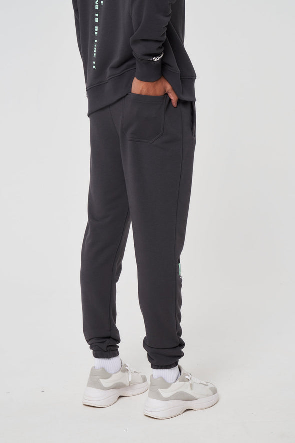 GRAFITTI RELAXED JOGGER - CHARCOAL