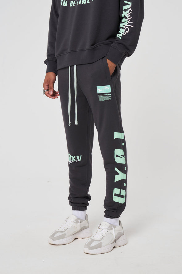 GRAFITTI RELAXED JOGGER - CHARCOAL