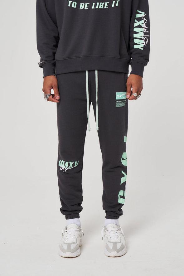 GRAFITTI RELAXED JOGGER - CHARCOAL