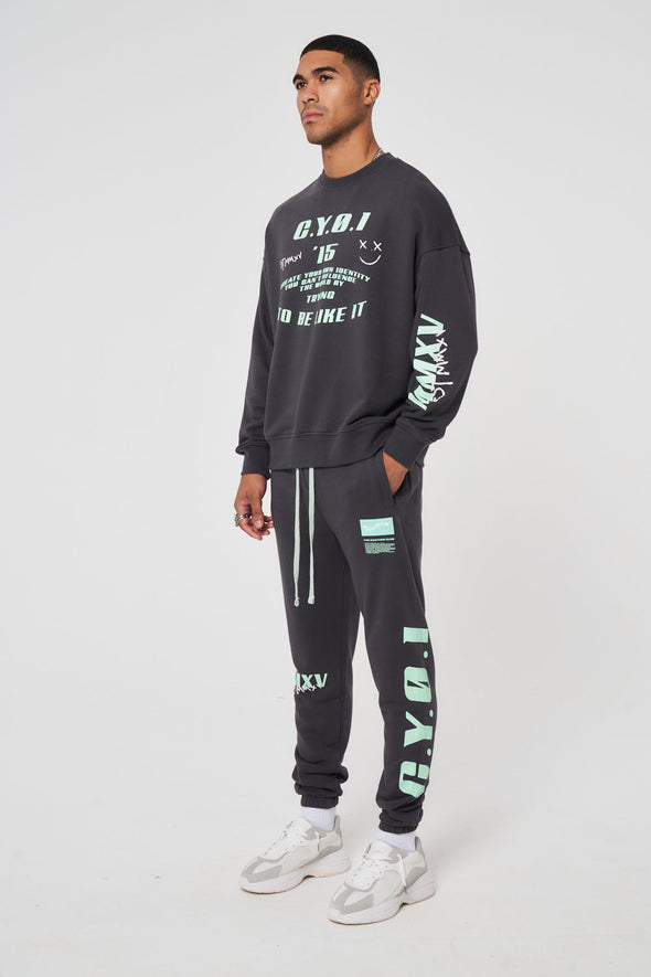 GRAFITTI RELAXED JOGGER - CHARCOAL