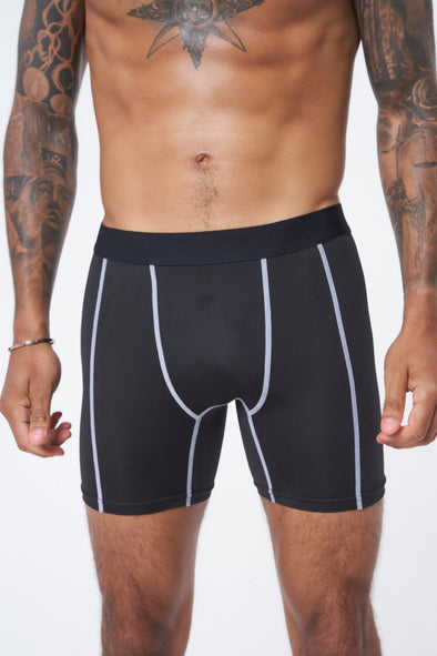 ACTIVE OVERLOCK DETAIL TRAINING BOXER - BLACK